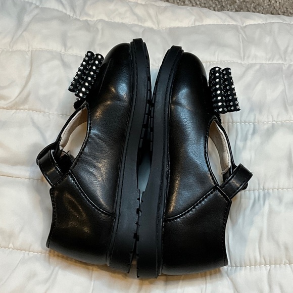 Vince Camuto Black Kids Dress Shoes with Bow - Picture 5 of 6